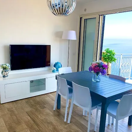 Holiday home Blue Jolie
